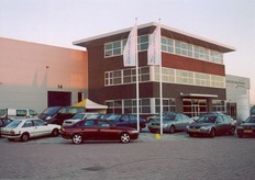 nieuwbouw voorzijde met kantoor