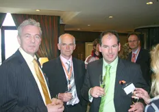 Vroegop Windig en Co: Bram Vroegop, Arie Peerdeman, Edwin Noordermeer rechtsachter (rode das): Johan Hoogland