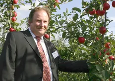 Directeur Urs Luder van Greenstar Kanzi Europe (GKE) in de demotuin van Koninklijke Fruitmasters in Geldermalsen.