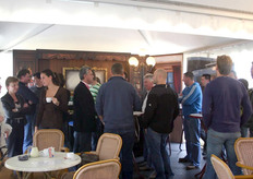 Eerst was er natuurlijk gelegenheid om een kopje koffie te drinken en met elkaar te praten.