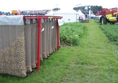 Er werden buiten allerlei demonstraties gegeven, zoals deze...