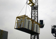 Er kunnen acht pallets tegelijkertijd worden gelift.