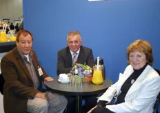 Willem Baljeu samen met zijn vrouw en Charles Marce (AON)