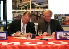 ondertekening samenwerking tussen Mooy Logistics en STC.