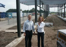 Caroline en Frans Jongerius (Venlo) komen na wat omleidingen toch nog aan.