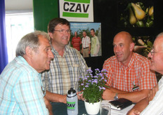 Stand van CZAV met voorlichters.