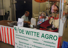 Ook de firma de Witte was present met in het midden de heer Kloosterman.