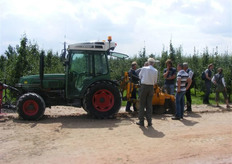 Palen zetten en sleuven graven met GPS.