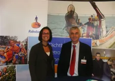 Melissa van Houte en Bert van den Bos van de Rabobank Oosterschelde.