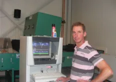 Adri Jansen, de vaste medewerker voor de sortering en koeling.