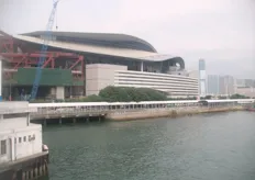 Het congresgebouw en hotel in Hong Kong waar de meeste Hollanders vertoefden