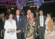 De familie Troost: Maurice van der Lans met vrouw, Aad Troost met vrouw en Bram Troost met zijn vrouw