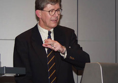 R.A. Luycks van het Havenbedrijf Rotterdam gaf een inleiding op het Havenbedrijf. Verder gaf hij inzicht in het verkeersleidingssysteem en vertelde dat het havenbedrijf zich klaar maakt voor de privatisering.