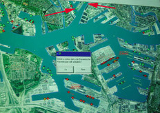 In het midden boven is Seabrex te zien waar 2 schepen aangemeerd liggen (groene kruisjes).