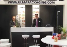 Remco Krosenbrink en Mark van der Kamp in de stand van Ulma Packaging BV.