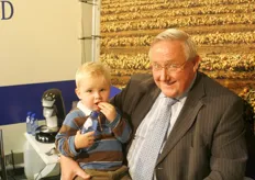 Opa Mol met zijn kleinzoon