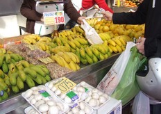 Bananen van groen tot geel