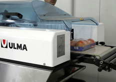 Ulma kreeg de eer om een topseal- en stickermachine te leveren.