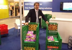 Jurgen van Herp van Polymer introduceert deze maand samen met Flevostar verschillende aardappelcontainers voor de retail. Uit proeven bleek dat de containers zorgen voor een omzetgroei van 7,5%. De verwachtingen zijn dus hooggespannen.