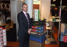 Pieter Nas van Klingele Golfkarton exposeerde verschillende kartonnen agf-verpakkingen