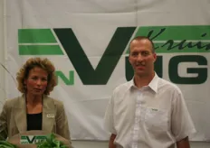 Kruidenspecialist Piet van Vugt en zijn vrouw.