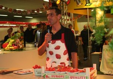 Hennie op de foto met Rudolph.