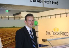 Antonie Mol van het uienschilbedrijf.