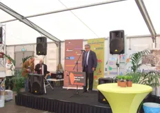 Oud-burgemeester Ed van Thijn opent het Lente Event officieel