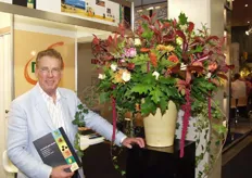 Aad van der Kleij sr wilde op de foto naast het prachtige bloemenboeket.