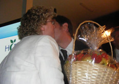 Felicitaties en een fruitmand voor mevrouw de minister