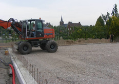De fundering voor de nieuwbouw ligt er al in
