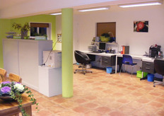 ook op het kantoor komen de fleurige kleuren terug