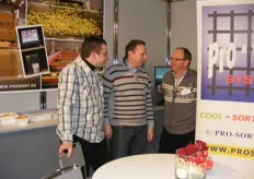 Rik Vanlessen, Ludo Wijnen en Tom Havem wilden wel op de foto in de stand van Prosort.