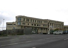 Het 10 jaar oude pand heeft drie werkvloeren/verdiepingen.