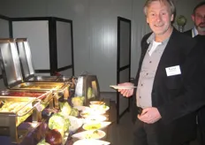 Piet van Andel (Bio Beta) checked of zijn biologische bieten goed verwerkt zijn in de gerechten!
