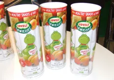 De innovatie van Covelt: Skwiezies. De fruitpuree is 100% biologisch en verkrijgbaar in smaken rode, oranje en gele vruchten. De fruittube is geschikt voor kinderen vanaf 4 jaar.