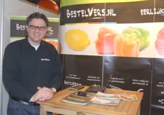 Corné Ooms van BestelVers.nl, de online verswinkel voor zowel foodsector als particulieren. Hij heeft in Ossendrecht onlangs een groenten- en fruitwinkel geopend, Landvers.