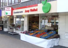 De groentenspeciaalzaak van Jaap Wallet is de enige in Sliedrecht.