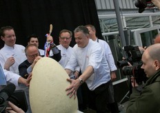 Dit behoort niet tot de dagelijkse taken van Joop.....