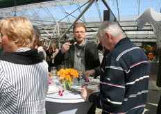 Iedereen liet het zich goed smaken, er werd een heerlijke Vin d' Alsace bij geschonken