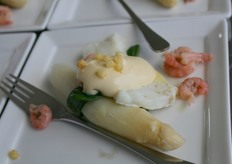 Het tweede gerechtje: Geen slechte combinatie, geserveerd met verschillende soorten vis