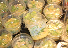 deze salade heeft de dressing al in de verpakking