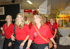 de finalisten van de verkiezing van beste groenteman van Nederland maken hun entree over de beursvloer