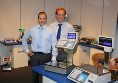 Kasper van der Hilst en Roel Borgman van LRE Weegtechniek