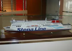 Schaalmodel van de Stena Hollandica Goed om te weten: Er is ruimte voor 5,5 km aan (vracht)auto's en 1200 passagiers!