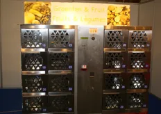 Steeds meer Belgen verkopen aardappelen vanuit een automaat. De kostprijs van een dergelijke machine betaalt zo'n 5.000 euro, vertelde Jan Wouters van WDM