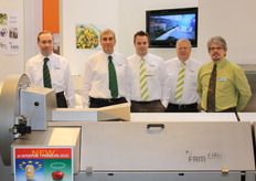 FAM presenteerde de nieuwe V-band snijmachine, die met name ingezet wordt voor prei, selderij en rabarber. De machine haalt een capaciteit van wel 6 tot 7 ton per uur.