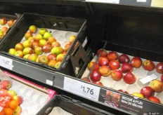 Sainsbury's; gestickerd fruit met Britse vlag