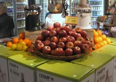 Whole Foods; fruit bij de sapcentrifuges