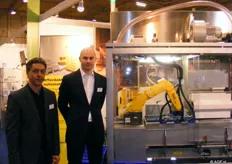 Patrick Smit en Maarten Roek van Abar Automation met de verbeterde LR-80